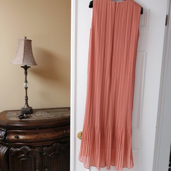 Club Monaco dress - Picture 3 of 9